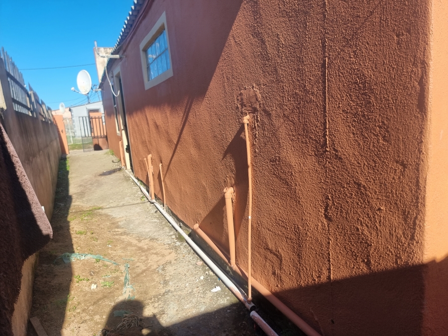 4 Bedroom Property for Sale in Kwanonqaba Western Cape
